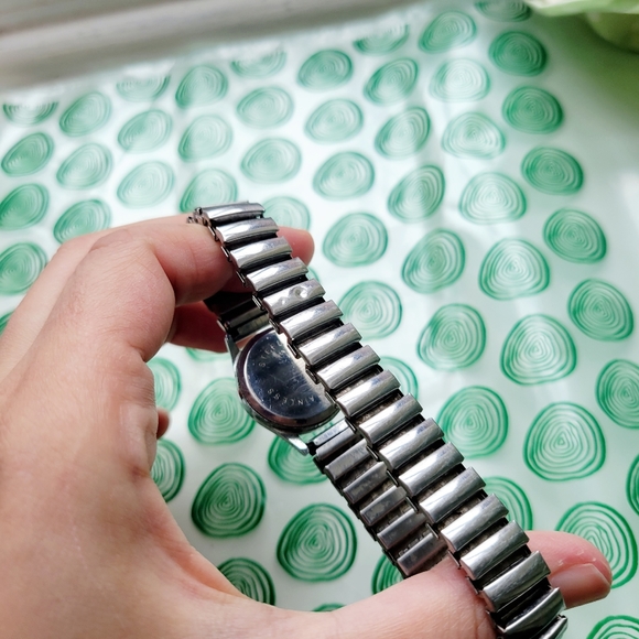 Vintage Featurely Quartz Silver Burgundy Stretch Watch - Picture 11 of 12